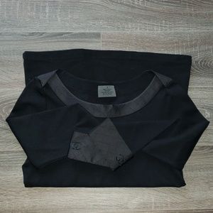CHANEL black 3/4 logo sleeve top
